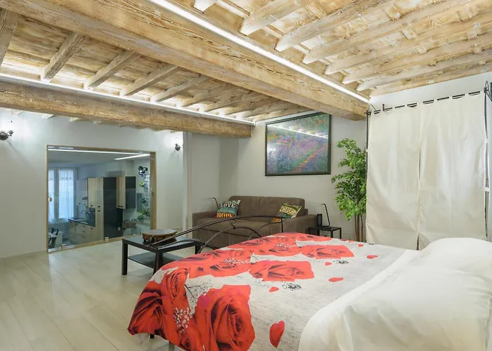 Geppi\'S Apartments